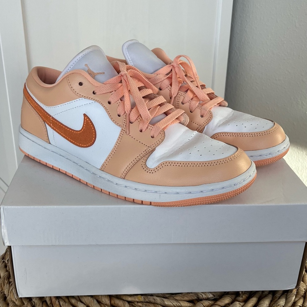 Nike Air Jordan 1 Low sneakers